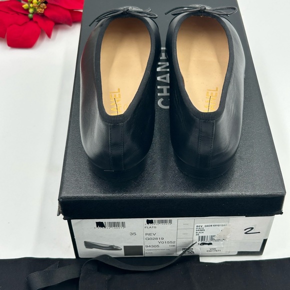 Women’s Chanel leather cap toe ballet flats size 35 made in Italy - Picture 7 of 12
